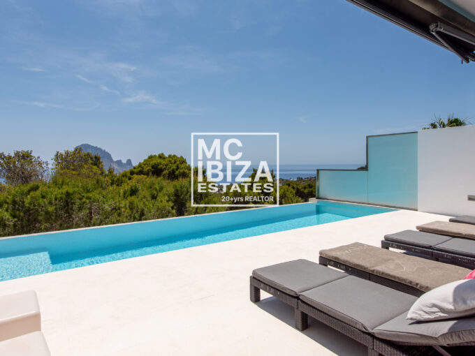 Can Aurora: Luxurious Ibiza Home with Private Pool, Sea Views, and Nightclub